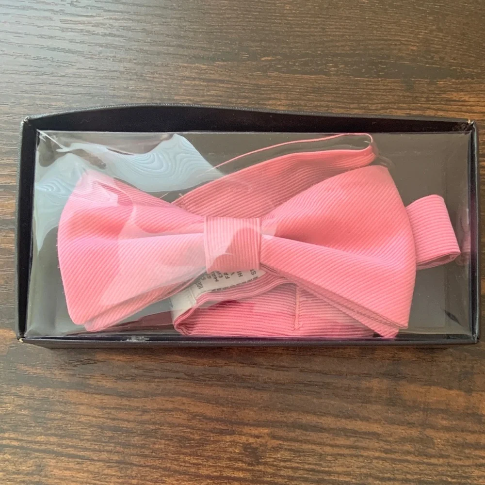Van Heusen Kids Pink Bow Tie